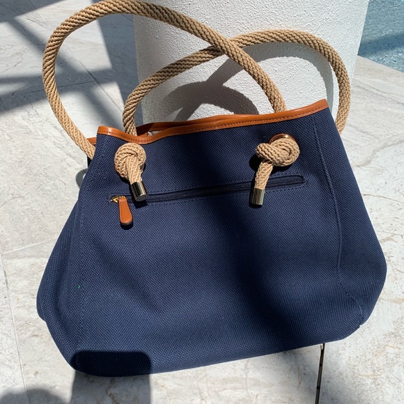 Mk 100% authentic purse!!! - Picture 2 of 2